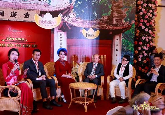 Ông Nguyễn Văn Trọng - Giám đốc Obsidian Việt Nam và Bà Thúy Hằng - Chủ tịch liên hiệp trong tọa đàm về sự phát triển của ngành tóc.jpg